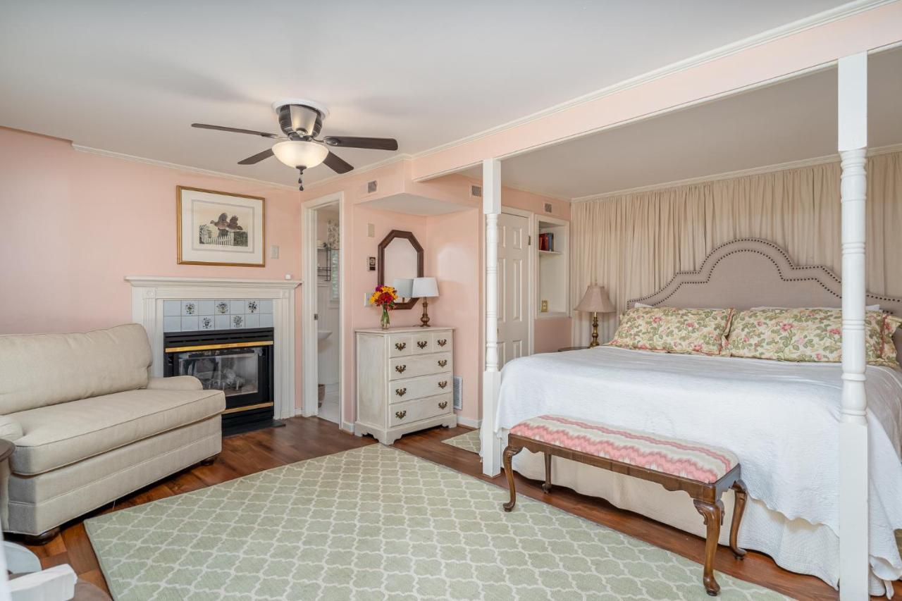 Cedars Of Williamsburg Bed & Breakfast Bagian luar foto