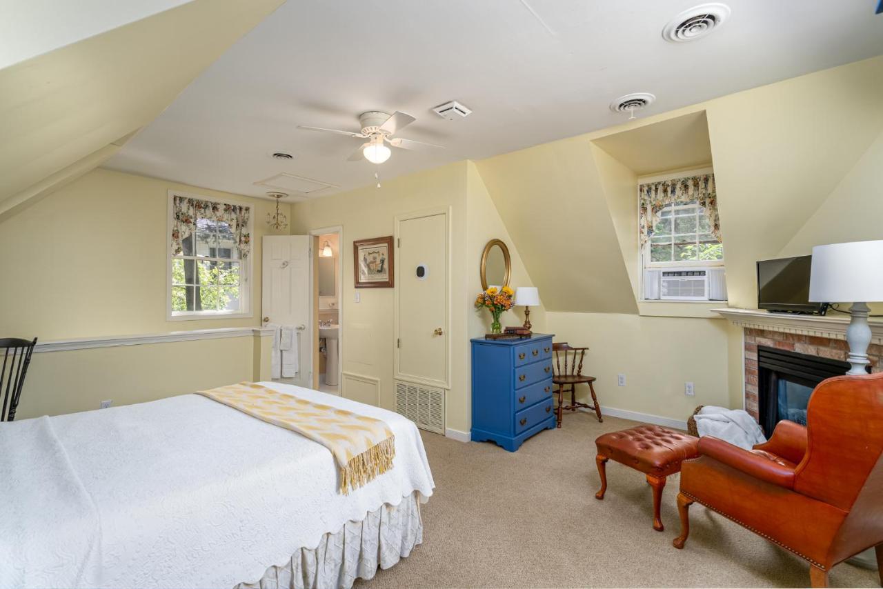 Cedars Of Williamsburg Bed & Breakfast Bagian luar foto