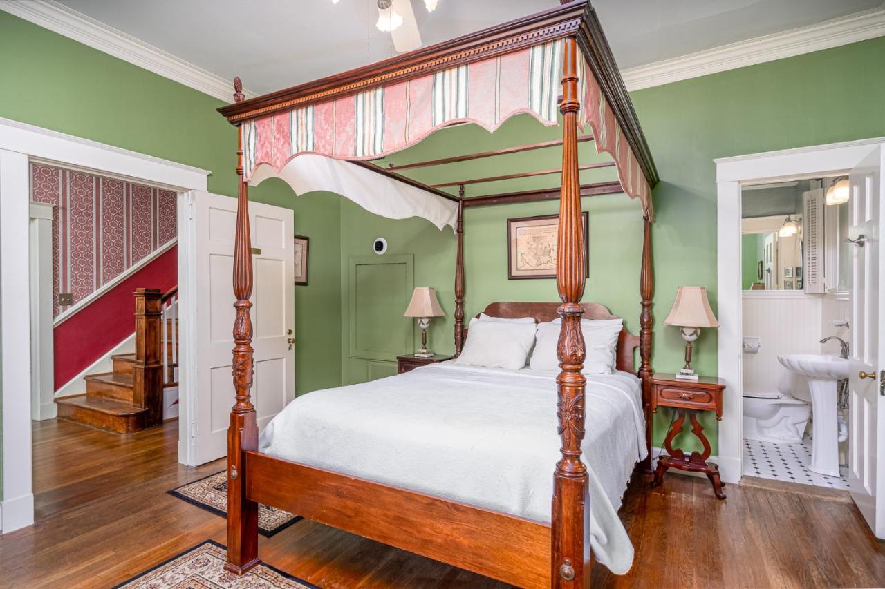 Cedars Of Williamsburg Bed & Breakfast Bagian luar foto