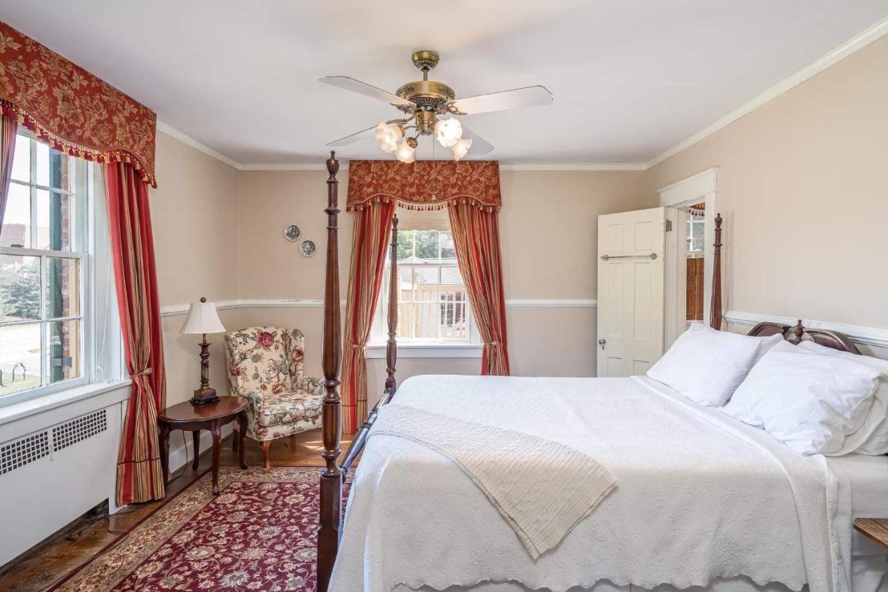 Cedars Of Williamsburg Bed & Breakfast Bagian luar foto
