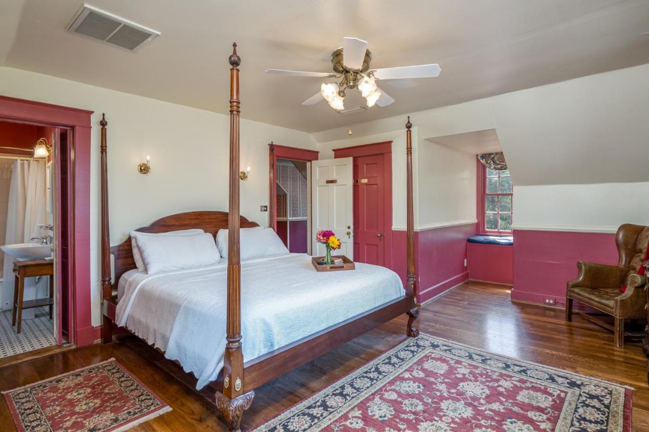 Cedars Of Williamsburg Bed & Breakfast Bagian luar foto