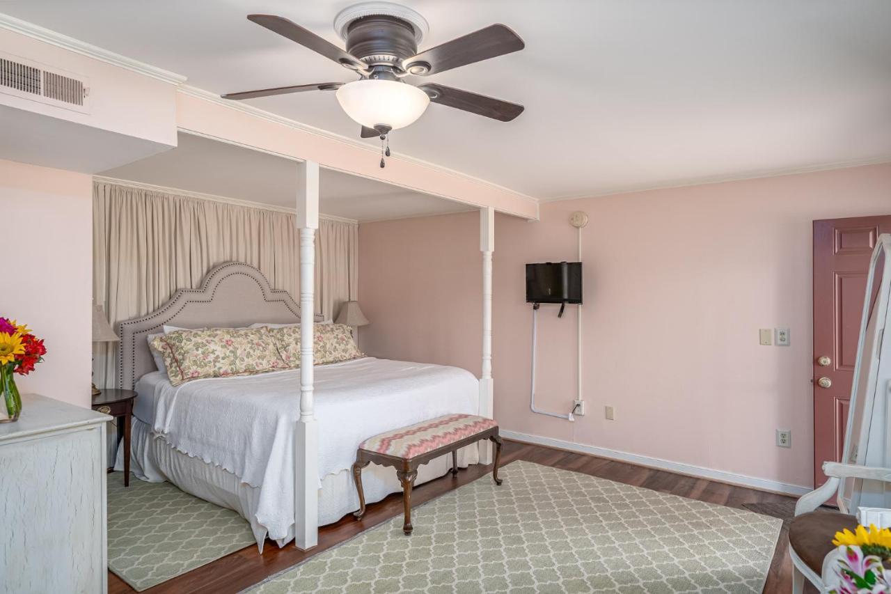 Cedars Of Williamsburg Bed & Breakfast Bagian luar foto