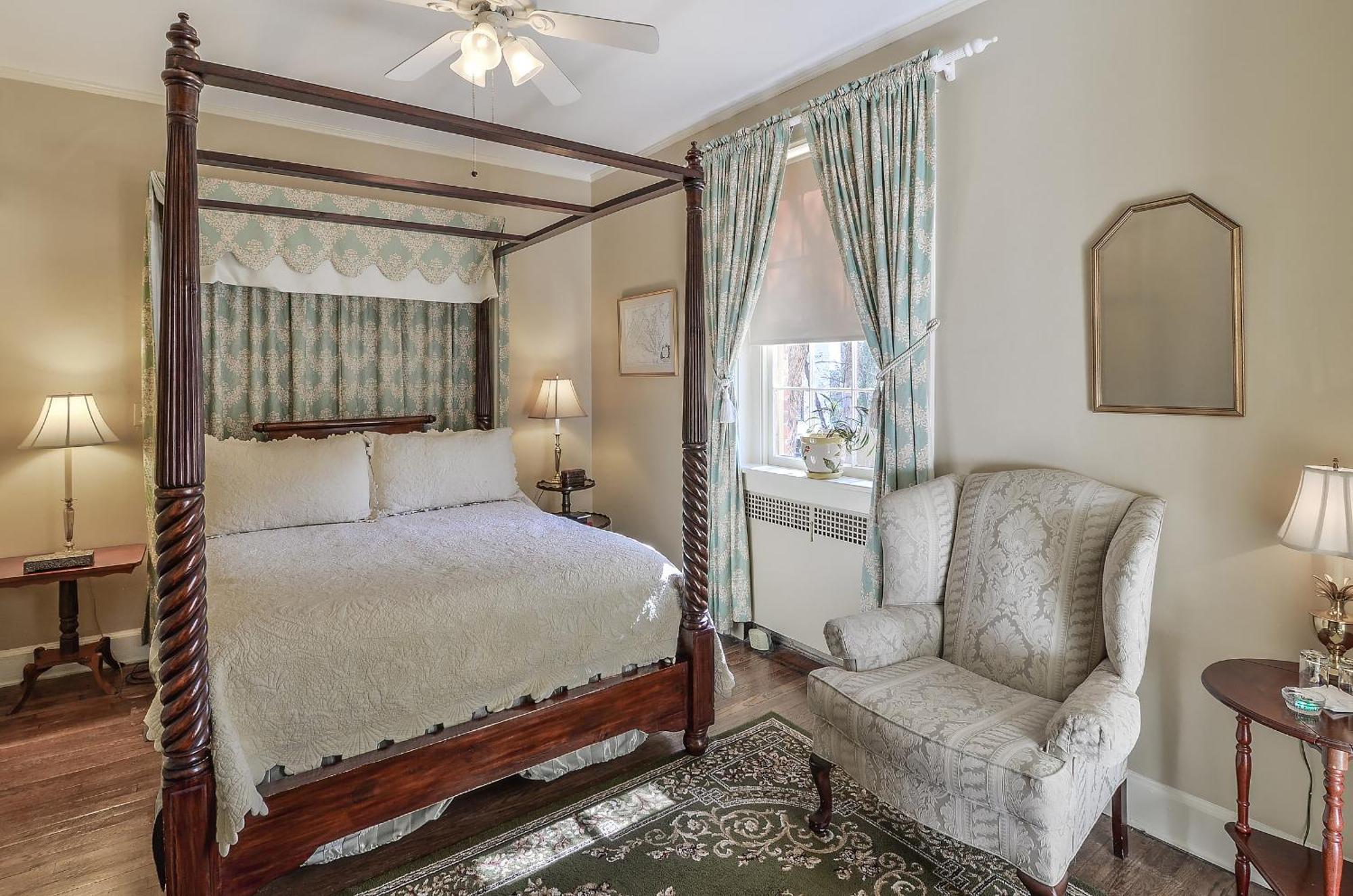 Cedars Of Williamsburg Bed & Breakfast Bagian luar foto