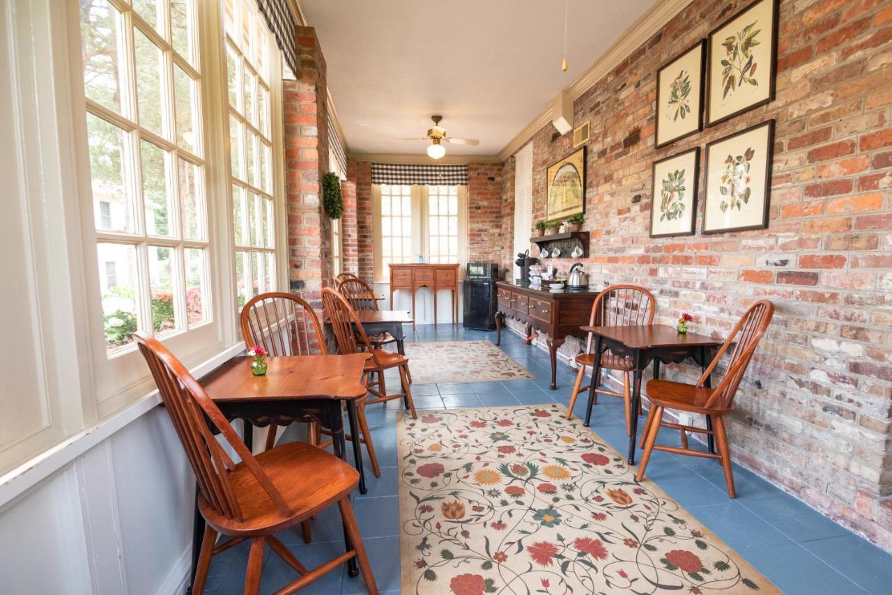 Cedars Of Williamsburg Bed & Breakfast Bagian luar foto