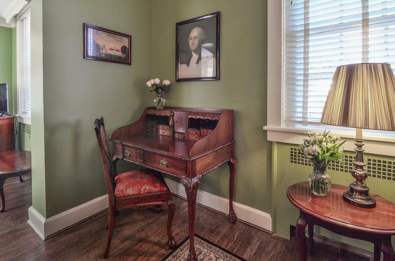 Cedars Of Williamsburg Bed & Breakfast Bagian luar foto