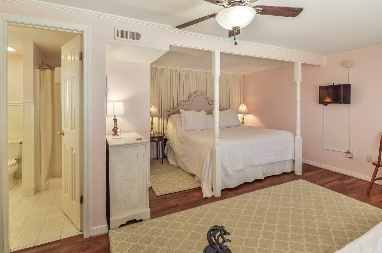 Cedars Of Williamsburg Bed & Breakfast Bagian luar foto