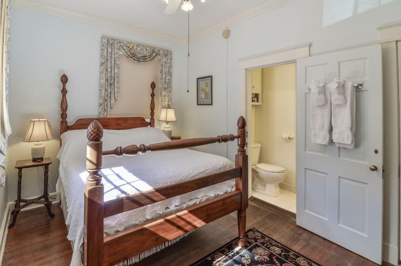 Cedars Of Williamsburg Bed & Breakfast Bagian luar foto